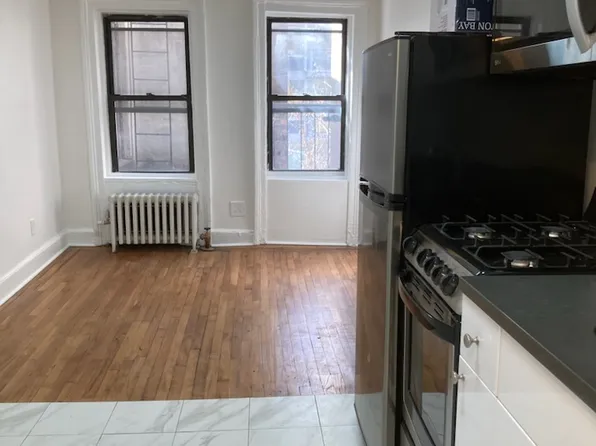 424 East 14th Street image 1 of 4