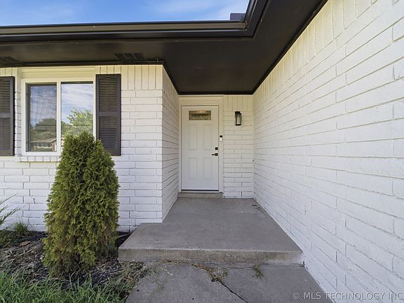 4th image of 1656 S Redbud Pl
