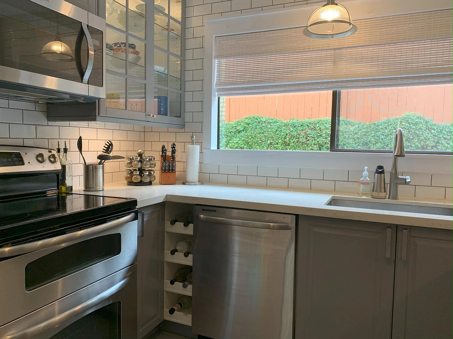 2 bed, 2.5 bath, 1050 sqft, $3,100 — Photo 3