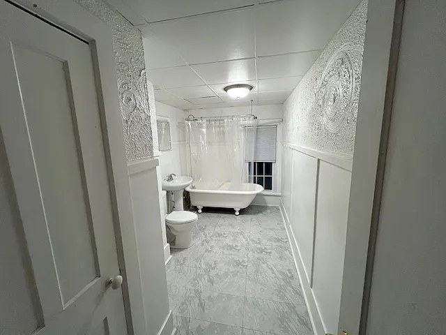Full bathroom