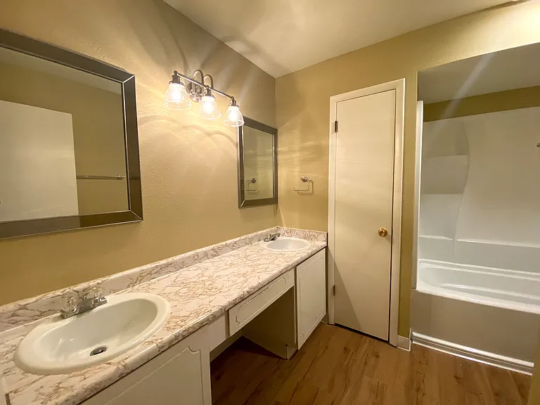 464 Smithridge Park — Photo 15