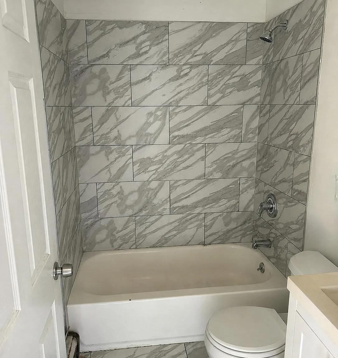 4 bed, 2.0 bath, 2060 sqft, $4,200 — Photo 2