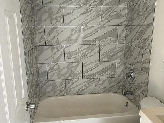 2nd image of 1337 Ellison Ave Floor 2