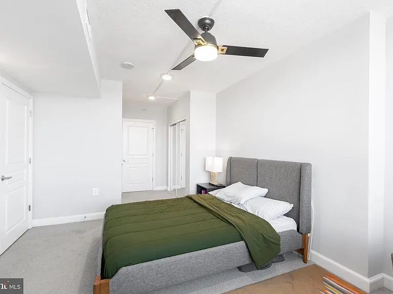 2451 Midtown Ave #16 — Photo 42