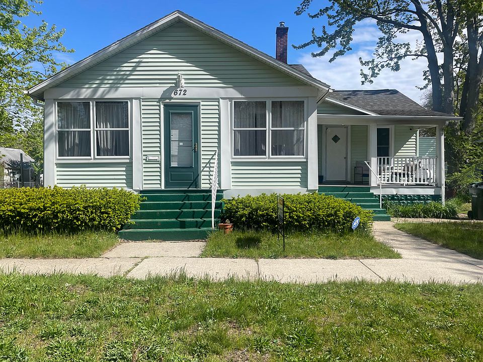 1st image of 672 E Isabella Ave