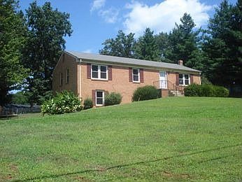 1st image of 122 Howard Dr