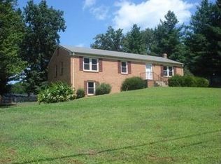 122 Howard Dr, Madison Heights, VA 24572