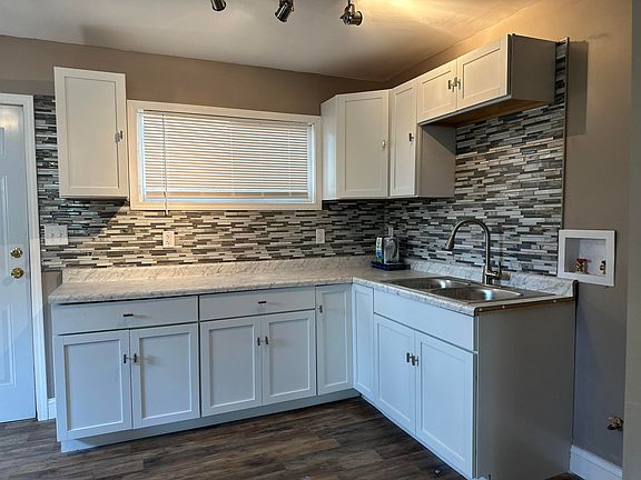 4th image of 4306 Louisiana Pl