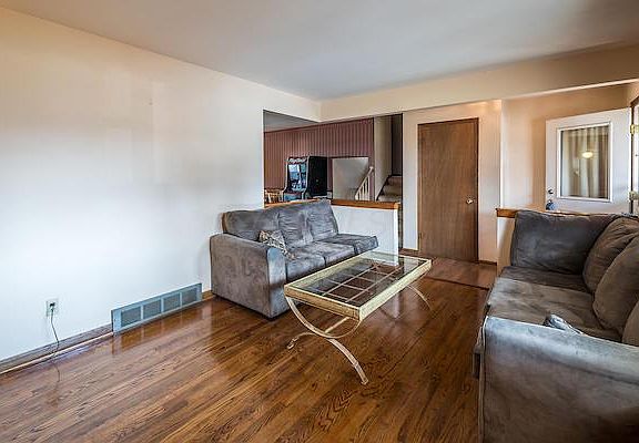 5th image of 1238 Drysdale Sq N