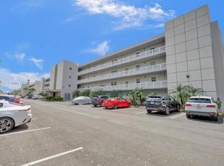 314 SE 10th St APT 403, Dania Beach, FL 33004