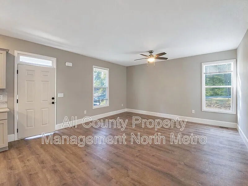 Colonial Club Estates — Photo 3