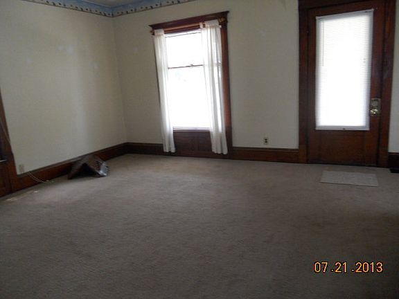 3rd image of 231 Prospect St
