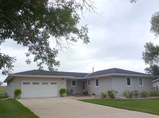 1950 Great Bend Blvd, Windom, MN 56101