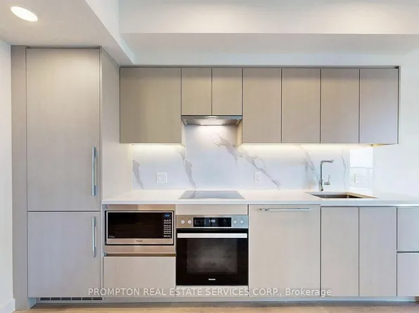 1 Concord Cityplace Way, Toronto, ON