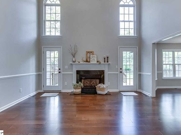 4th image of 124 Warrenton Way