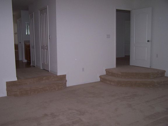 3rd image of 12736 Grovehurst Ave