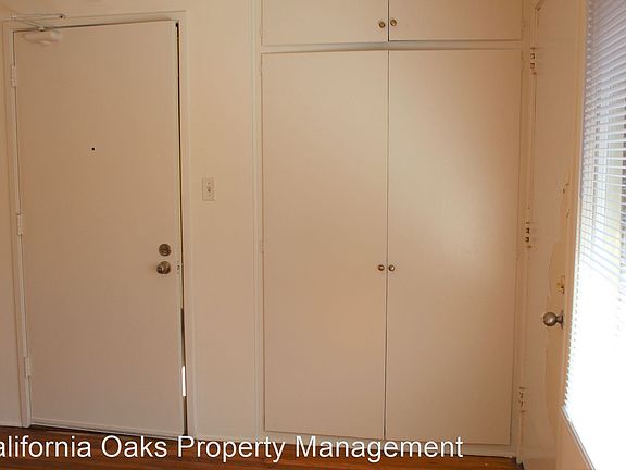3rd image of 1010 Poli St #3
