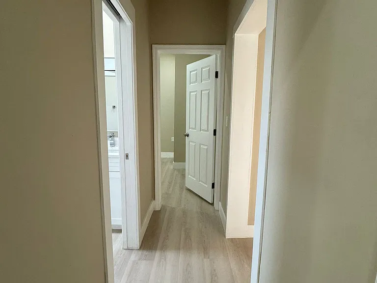 3424 Spruce St — Photo 6