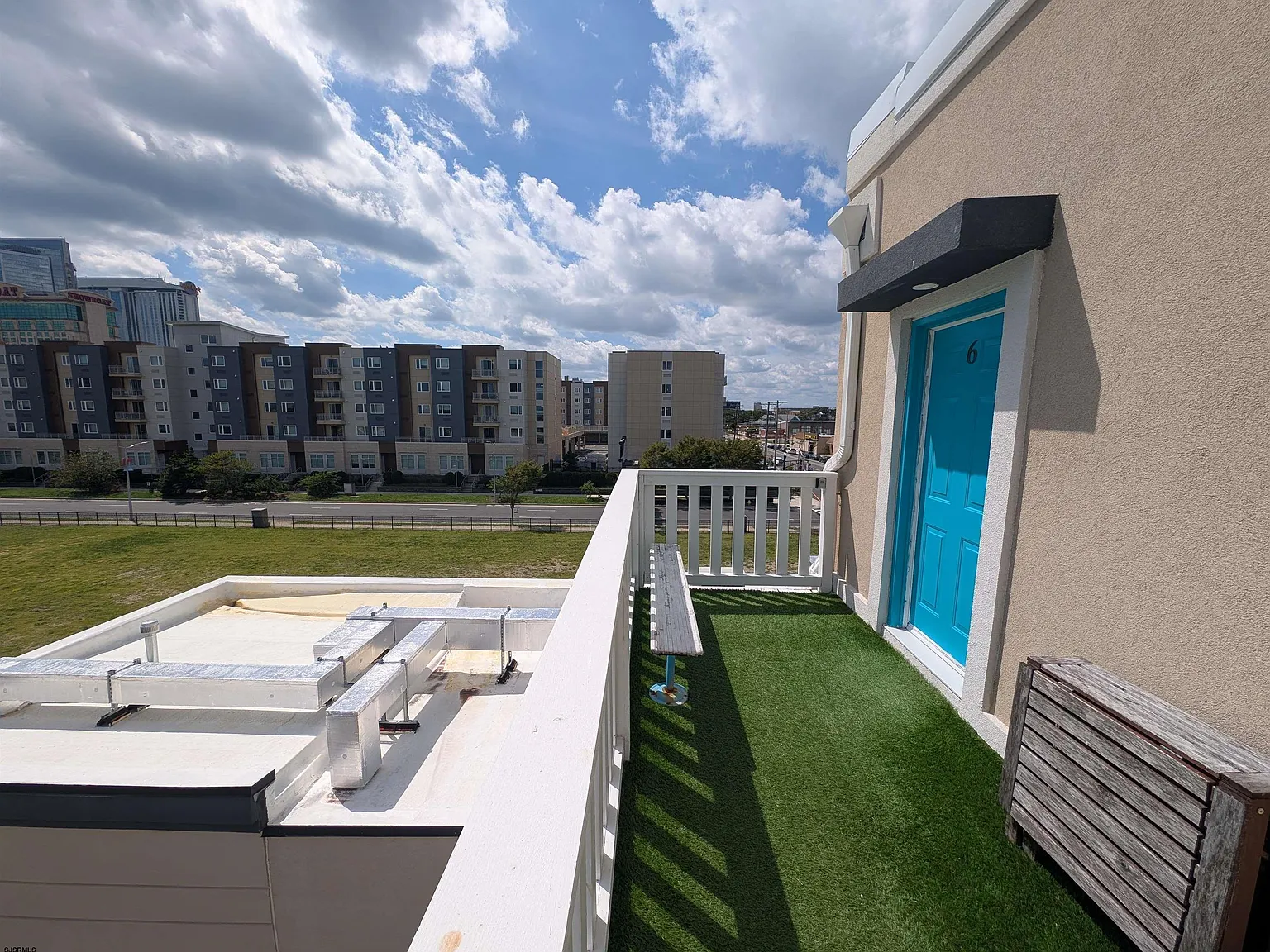 1 bed, 1.0 bath, $1,700 — Photo 4
