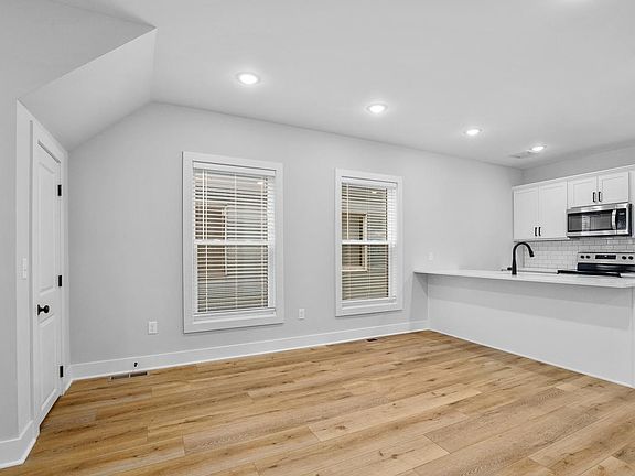 5th image of 671 Turner Ave NW #1