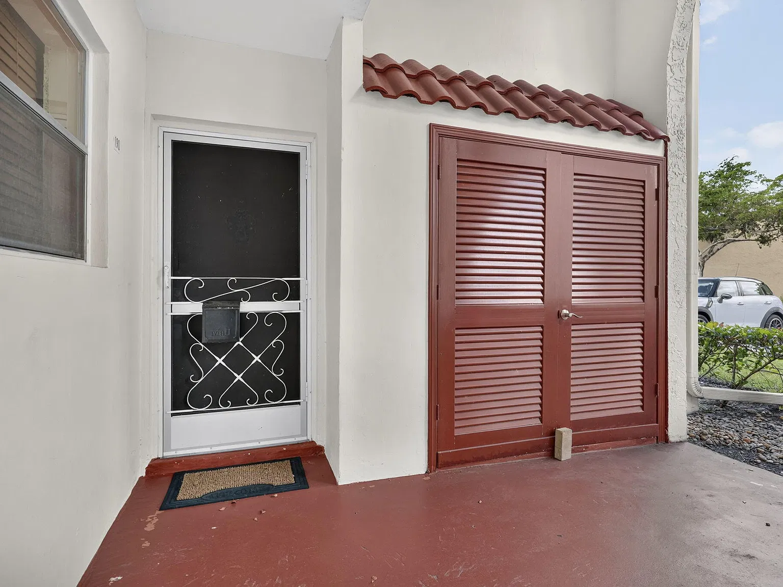 2 bed, 2.0 bath, 812 sqft, $1,600 — Photo 2