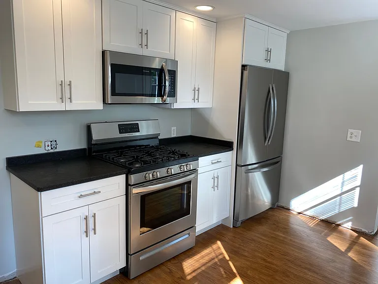 85 South St #1/2 — Photo 3