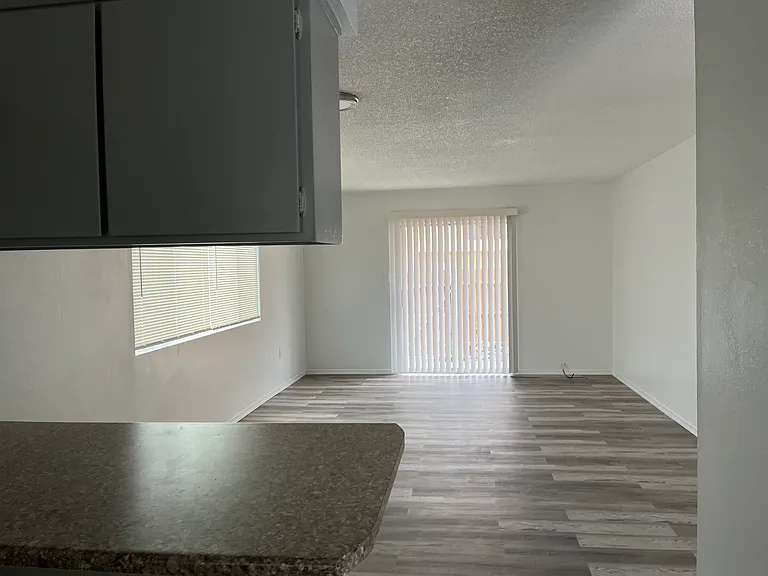 Updated 2 Bed Apt. W/ Large Yard in the NE Heights — Photo 6