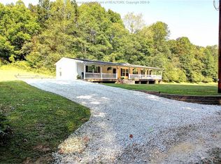 226 Mollygrove Rd, Saint Albans, WV 25177