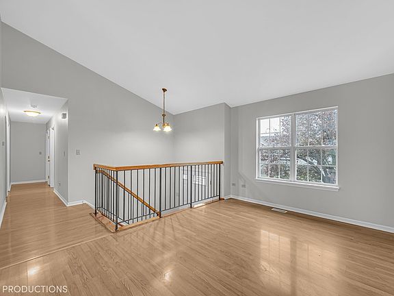 4th image of 3912 Brenton Dr