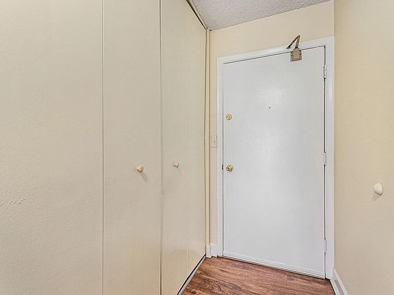 4th image of 1043 S York Rd APT 202