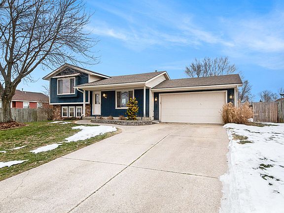 3rd image of 5964 Brookfarm Dr SE