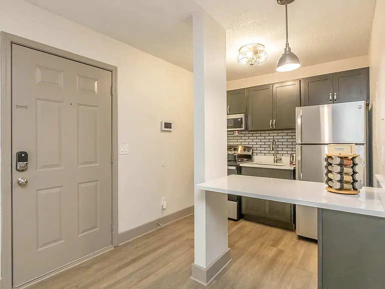 Sunrise Apartments — Photo 19