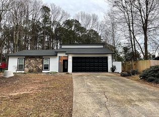 1353 Maple Bend Trl, Lawrenceville, GA 30043