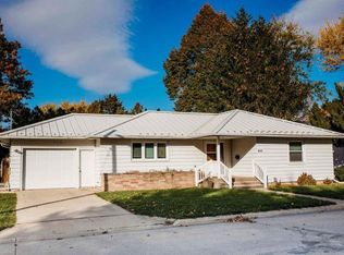 710 2nd St SW, Independence, IA 50644