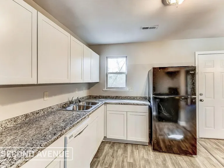 5403 Wesley Dr — Photo 2