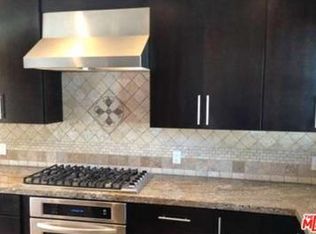 5372 W 12th St, Los Angeles, CA 90019