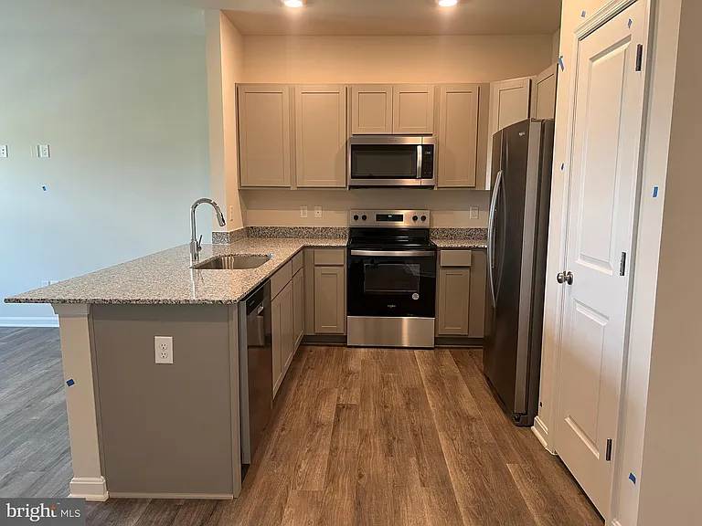 147 Tigney Dr — Photo 3