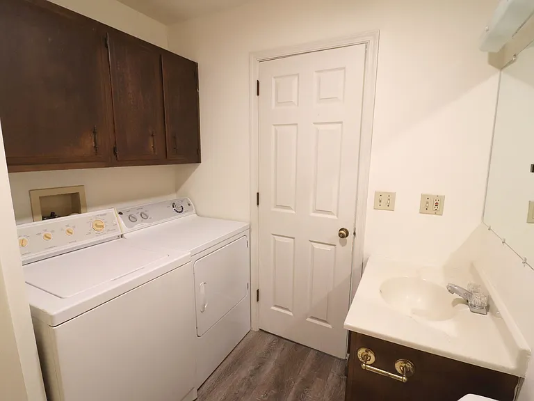 1530 W Main St #I — Photo 14