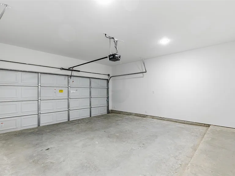 812 Elkhart St #B — Photo 33