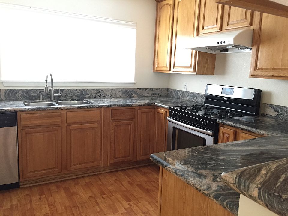 2nd image of 614 N Mar Vista Ave APT 3