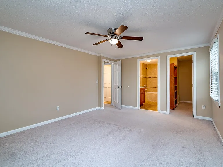6978 Fallen Oaks Dr — Photo 17