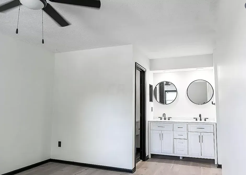 3 bed, 2.5 bath, 1600 sqft, $2,250 — Photo 2