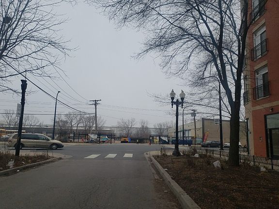 5th image of 2520 S Oakley Ave Unit 307