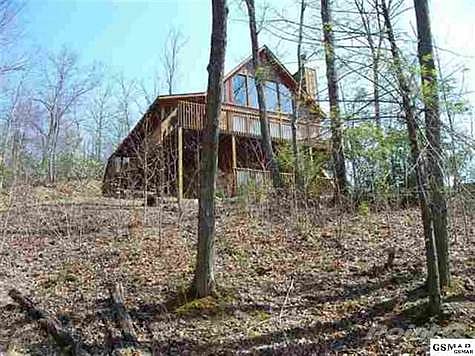 3rd image of 1136 Twin Oaks Rd