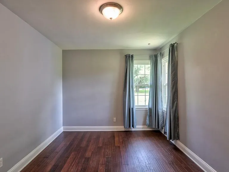 5905 Hines Cir — Photo 9