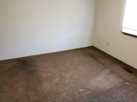 2nd image of 2635 Farrow Ave