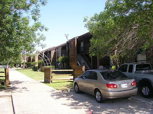 904 University Oaks Blvd Photo 1