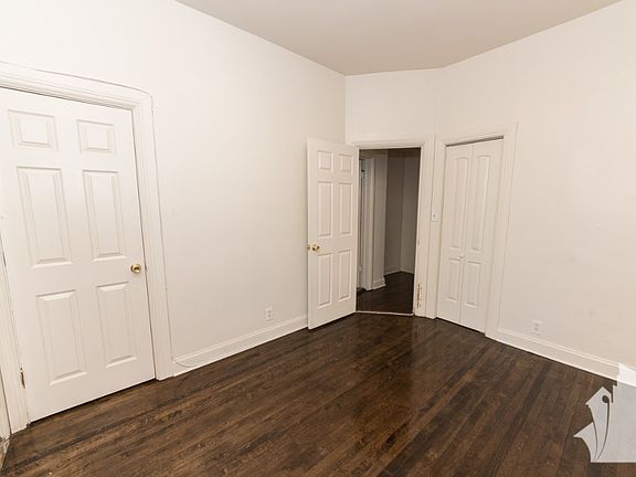 4th image of 1415-17 W Hutchinson St #42201