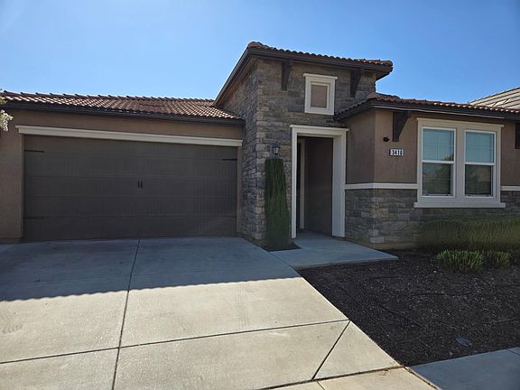 3rd image of 3416 Carmelita Ave