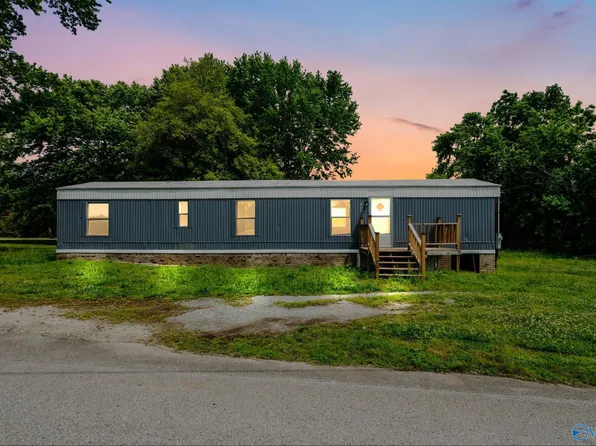 511 Rolan Gooch Rd, Hazel Green, AL 35750